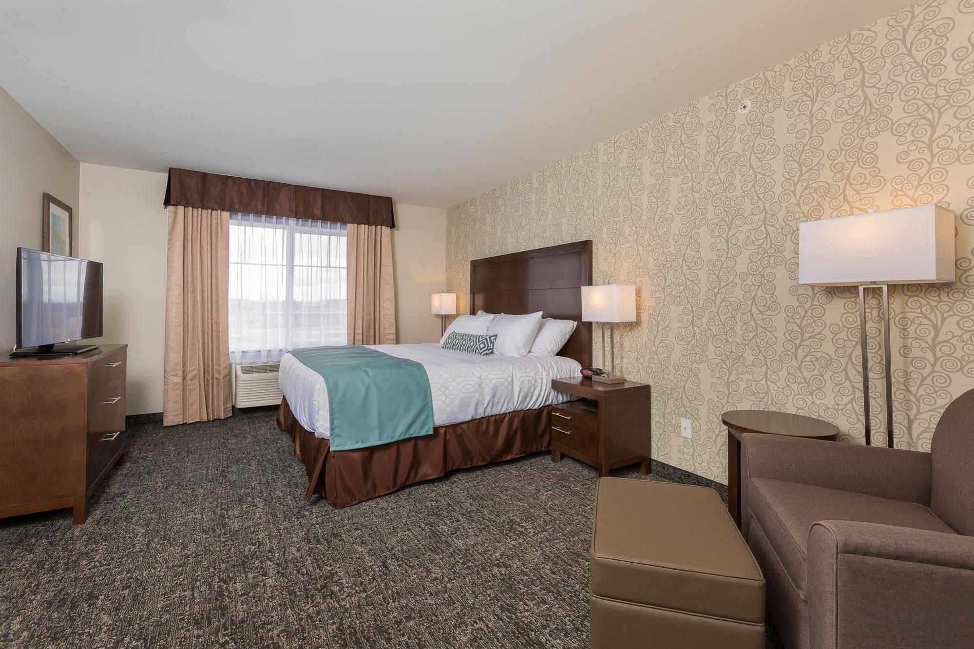 Best Western Plus Chestermere Hotel Eksteriør billede